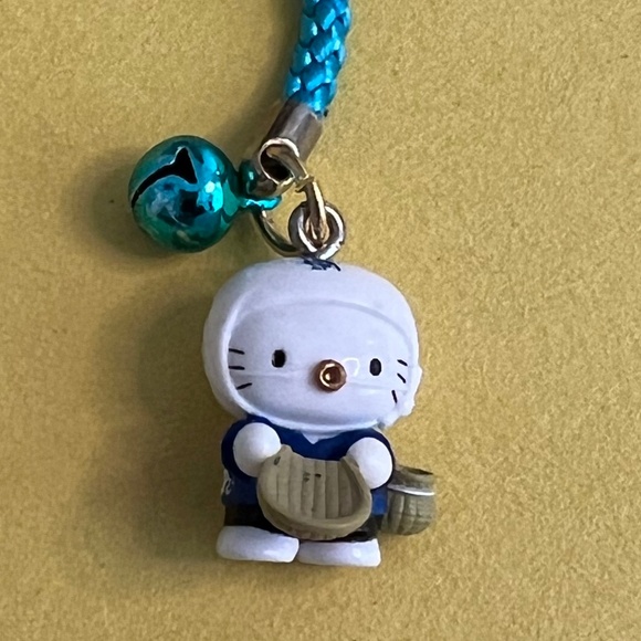 Vintage Hello Kitty　Local Netsuke　Hokkaido & Shimane Pre - Picture 2 of 5